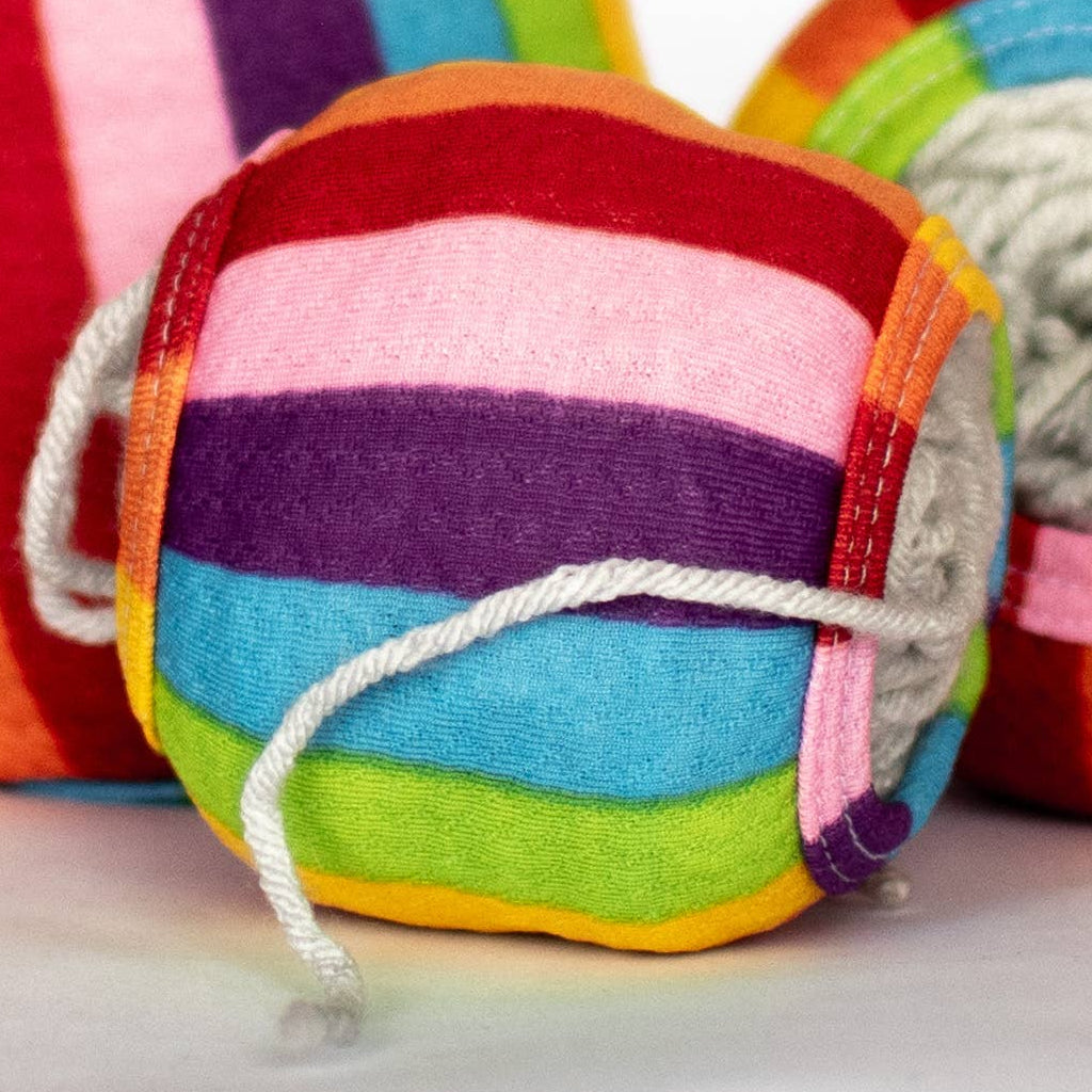 Medium Cozy Cake Yarn Cozy
