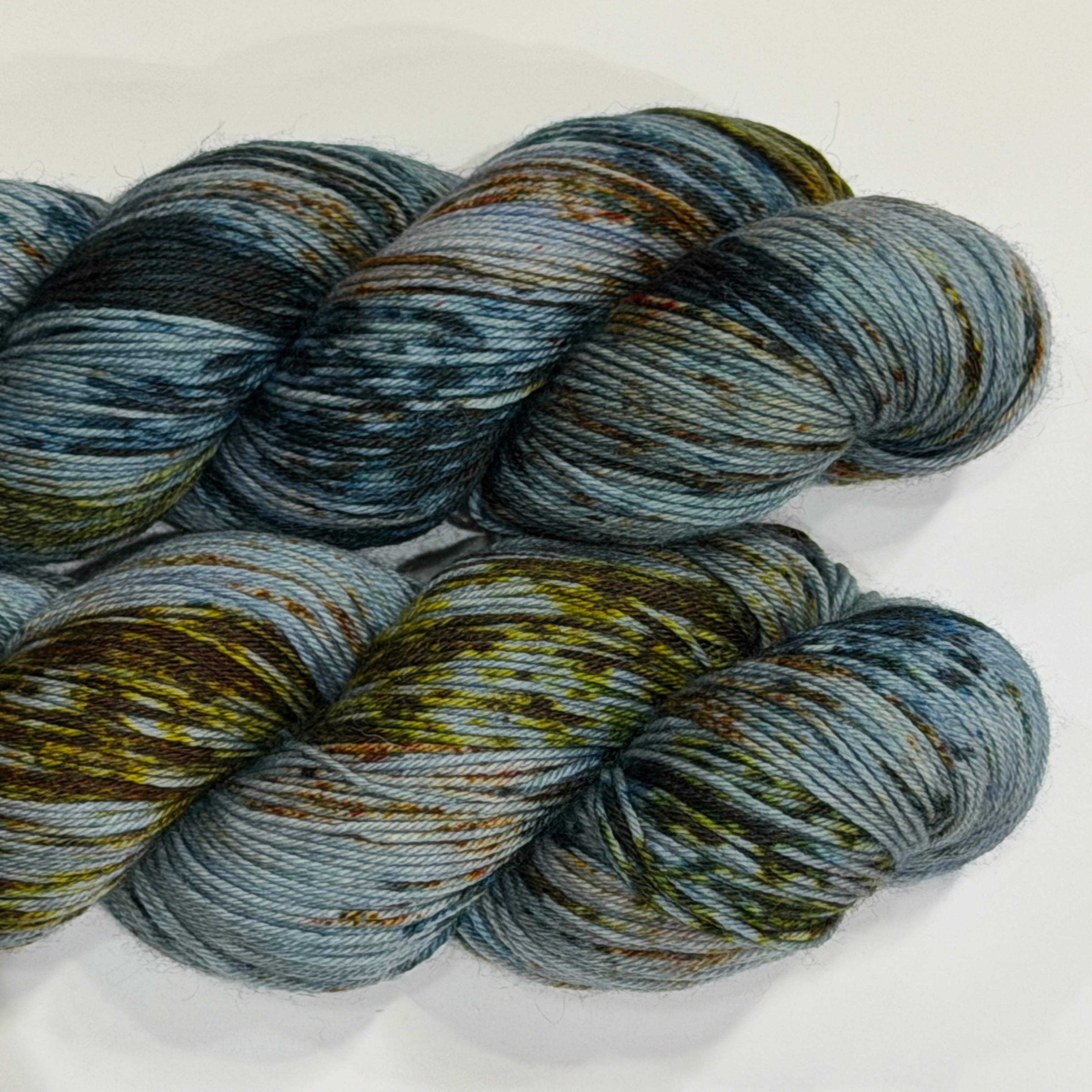 29 Bridges Go To Sock – Hand-Dyed Speckled & Tonal Sock Yarn