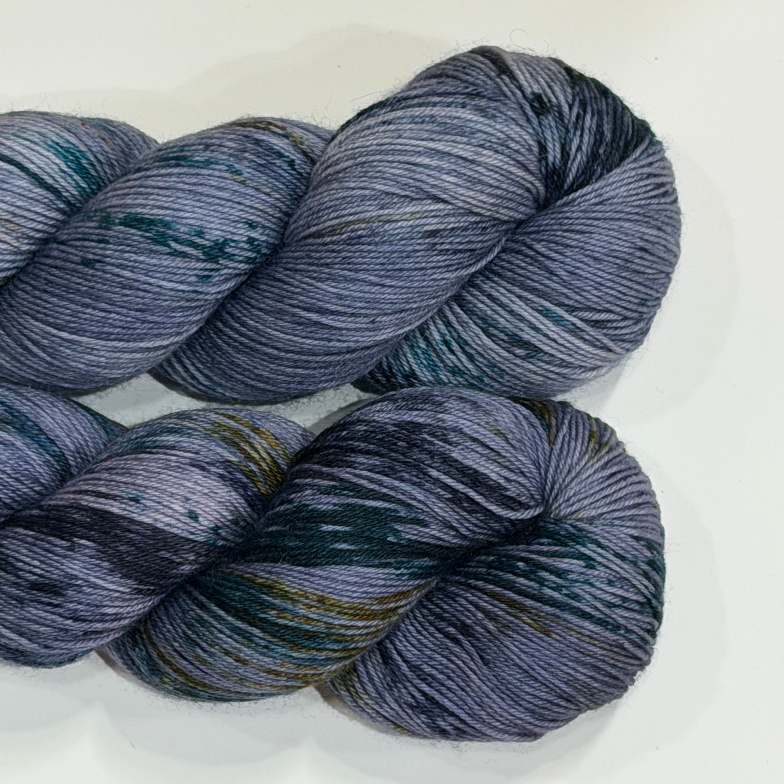 29 Bridges Go To Sock – Hand-Dyed Speckled & Tonal Sock Yarn