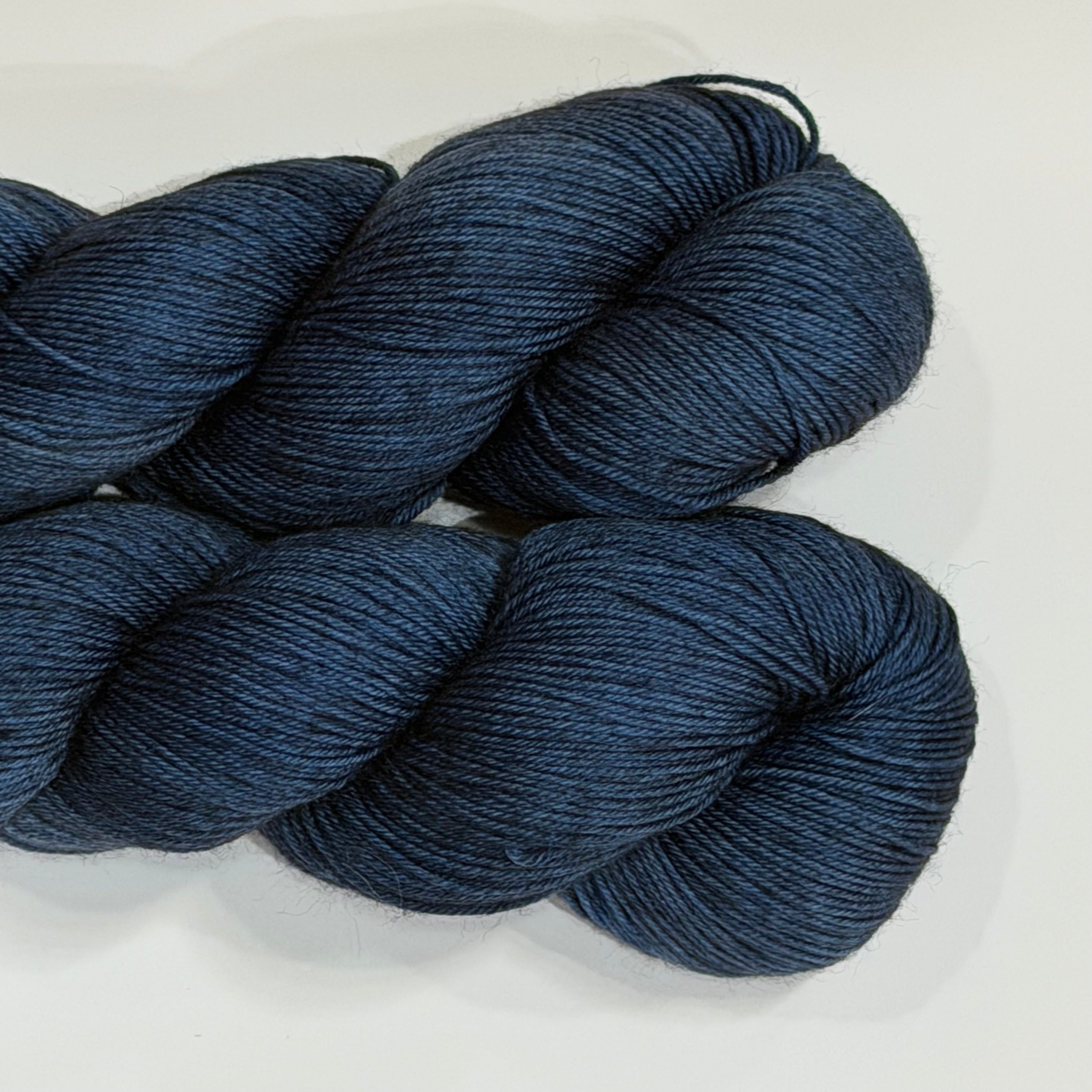 29 Bridges Go To Sock – Hand-Dyed Speckled & Tonal Sock Yarn